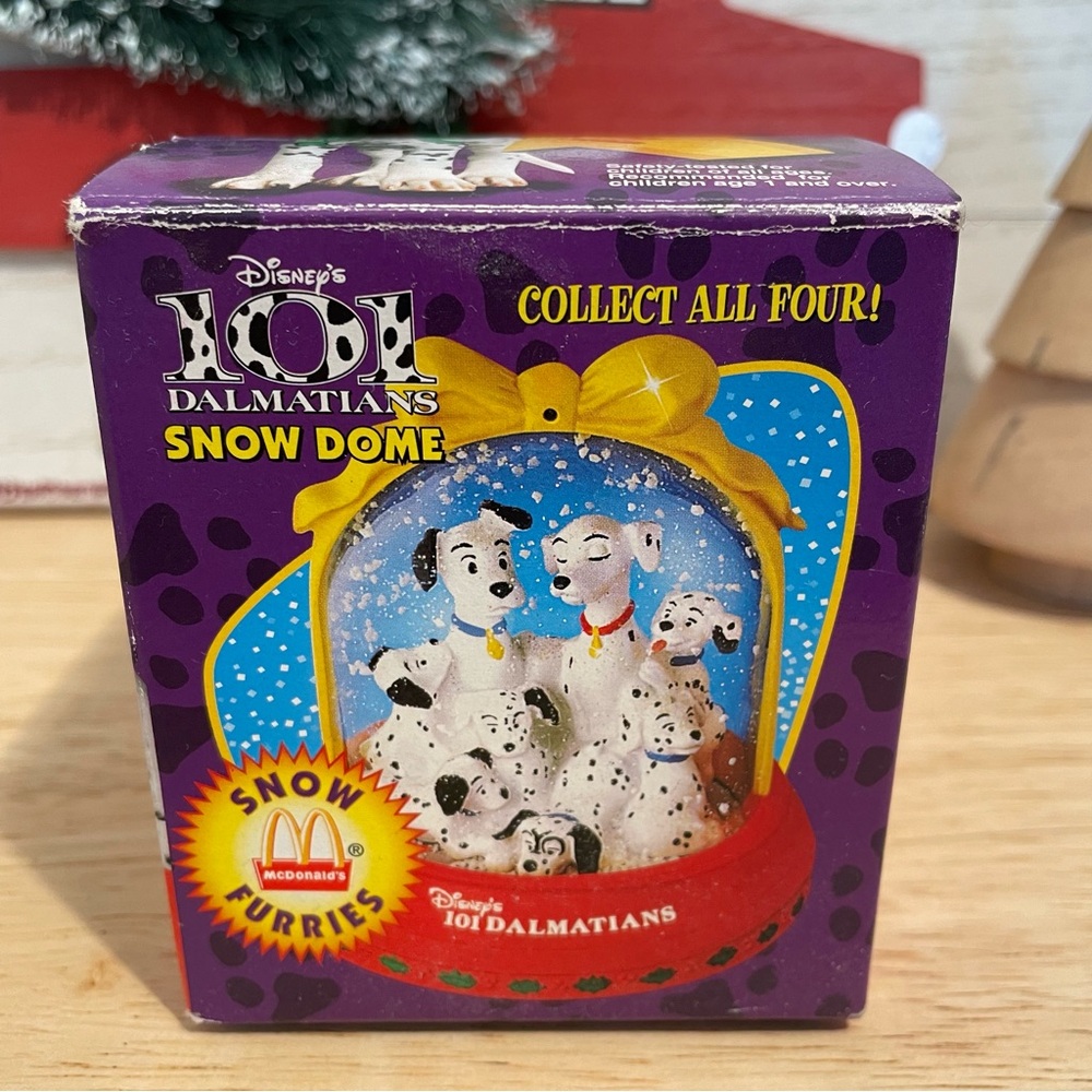 Disney’s 101 Dalmatians Snow Dome McDonalds Ornament 1996 Snow Furries